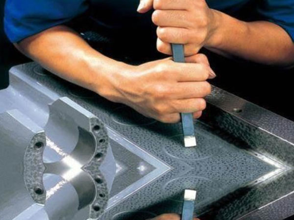 精密機床為什么需要刮研？人比機器還厲害?